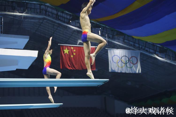 逐梦未来显风华　跳水新秀展英姿